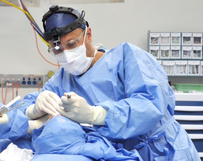 imgi_27_dr-william-mooney-surgery_2_50