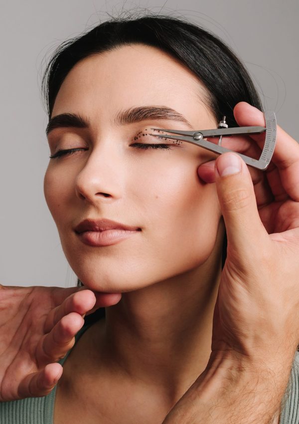 Blepharoplasty,Marking,Up.,Plastic,Surgeon,Is,Measuring,Distance,In,Between